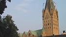 0507S_10 Dom mit Fahnen 2003